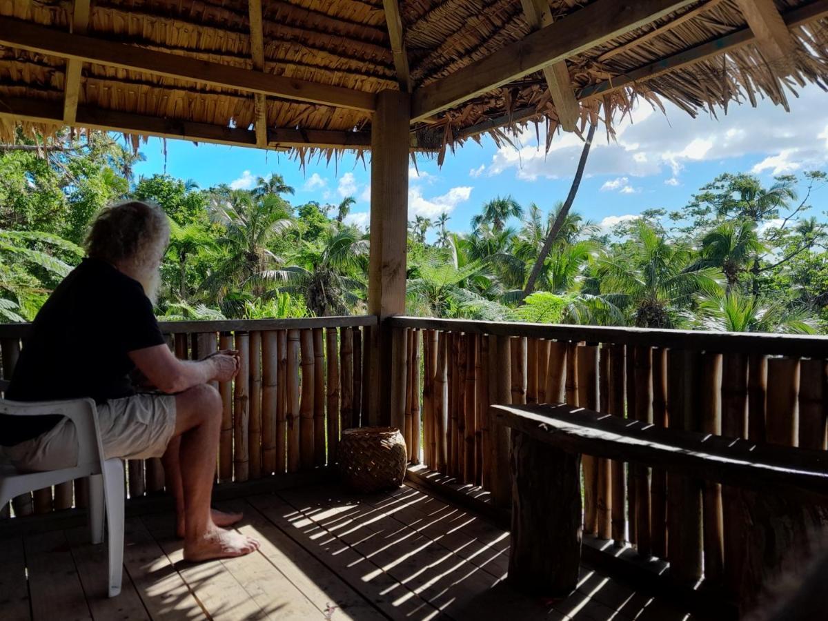 Castle Tree House And Bungalow White Sands Exteriör bild