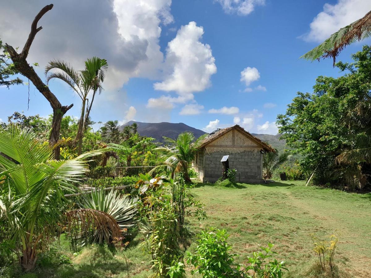 Castle Tree House And Bungalow White Sands Exteriör bild