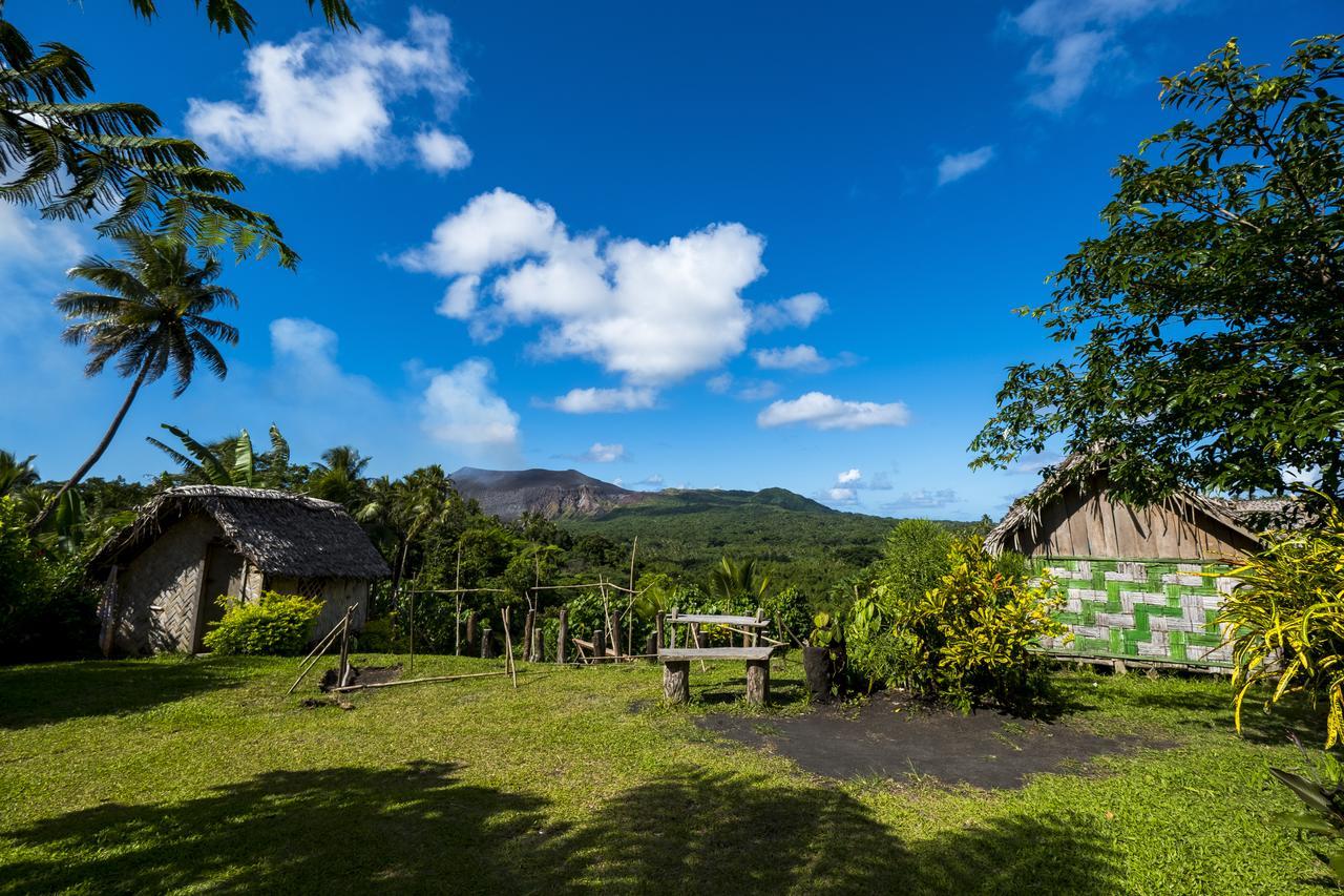 Castle Tree House And Bungalow White Sands Exteriör bild